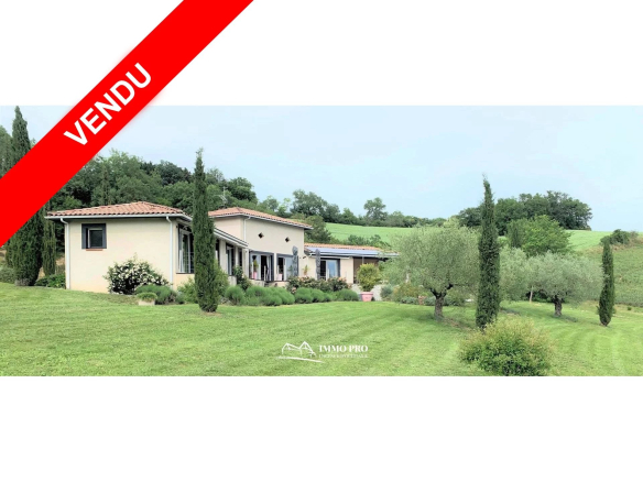SINGLE STOREY VILLA – VIEW PYRENEES VERY BRIGHT