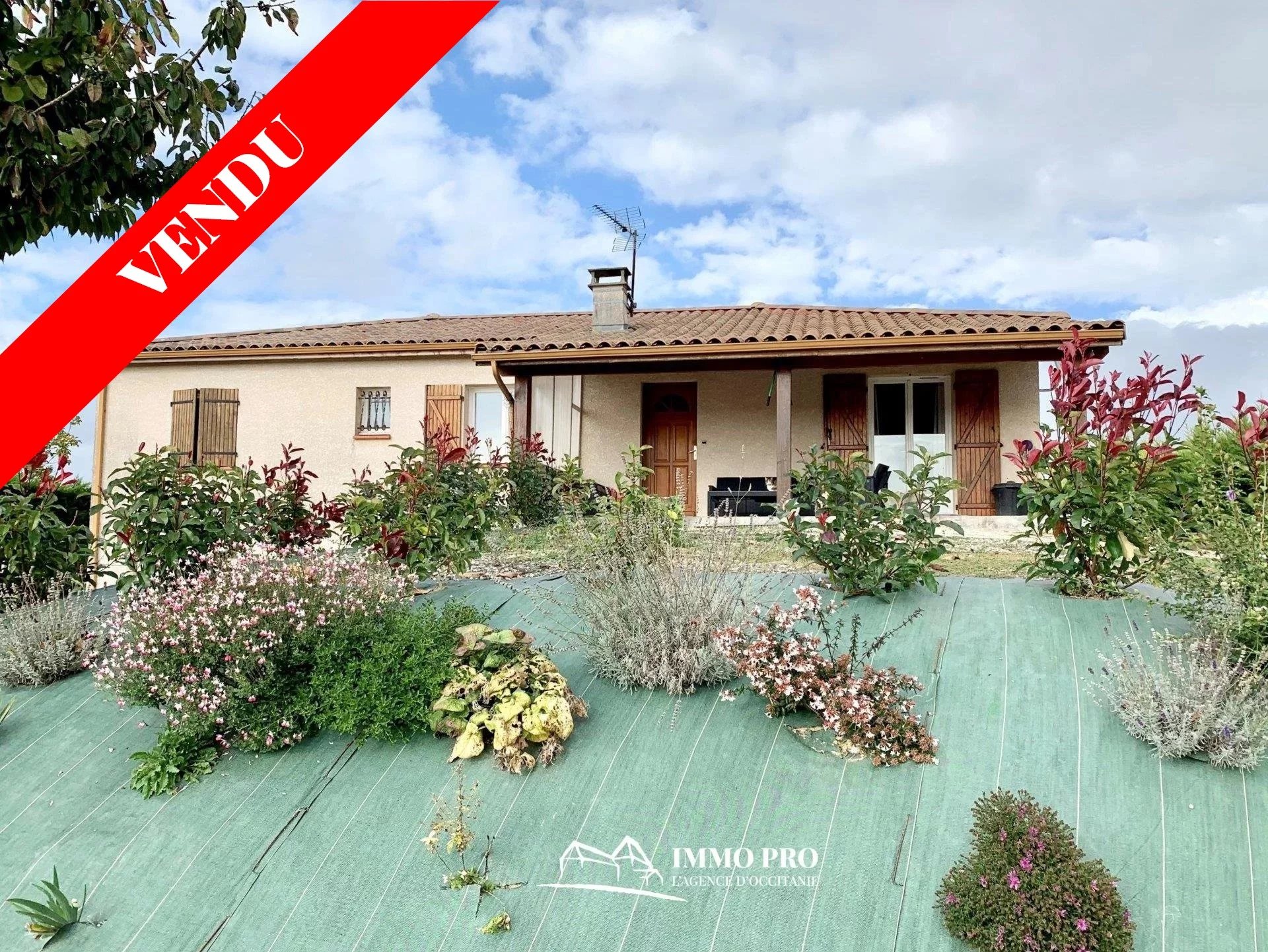 BRIGHT AND LUMINOUS VILLA – 10MN FROM L’ISLE-JOURDAIN