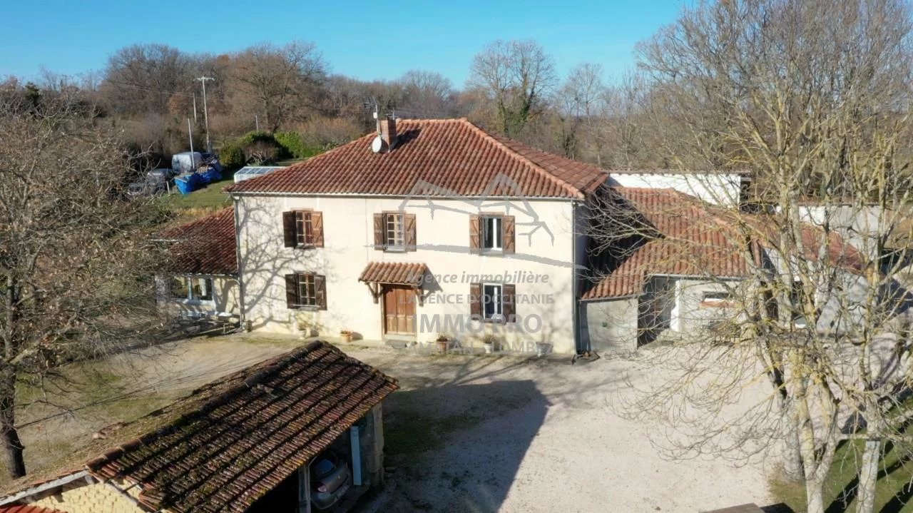 270m² of HOUSE and GÎTE with VIEW ON THE PYRÉNÉES