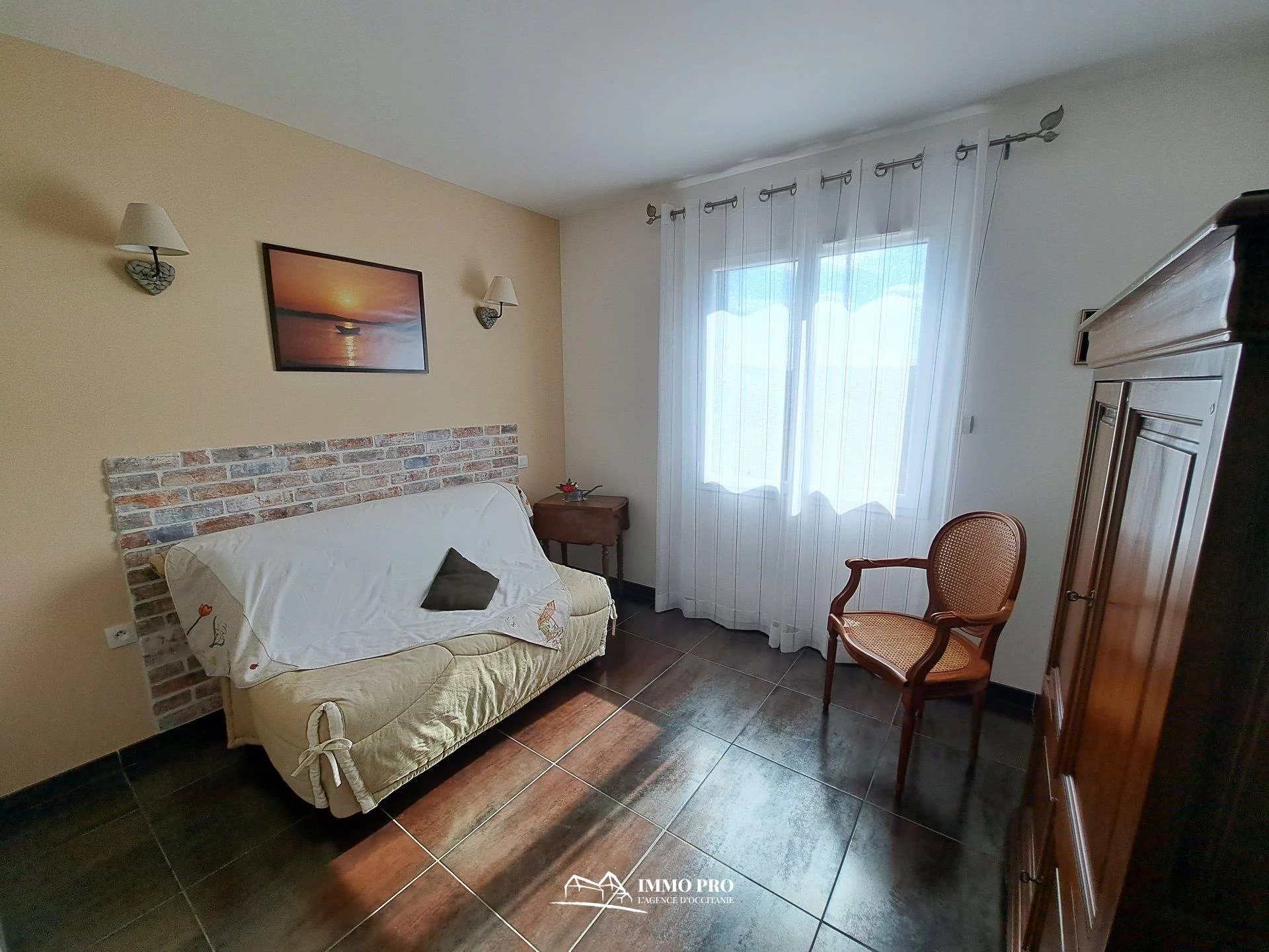 Recent villa with open views 10mn from Samatan
