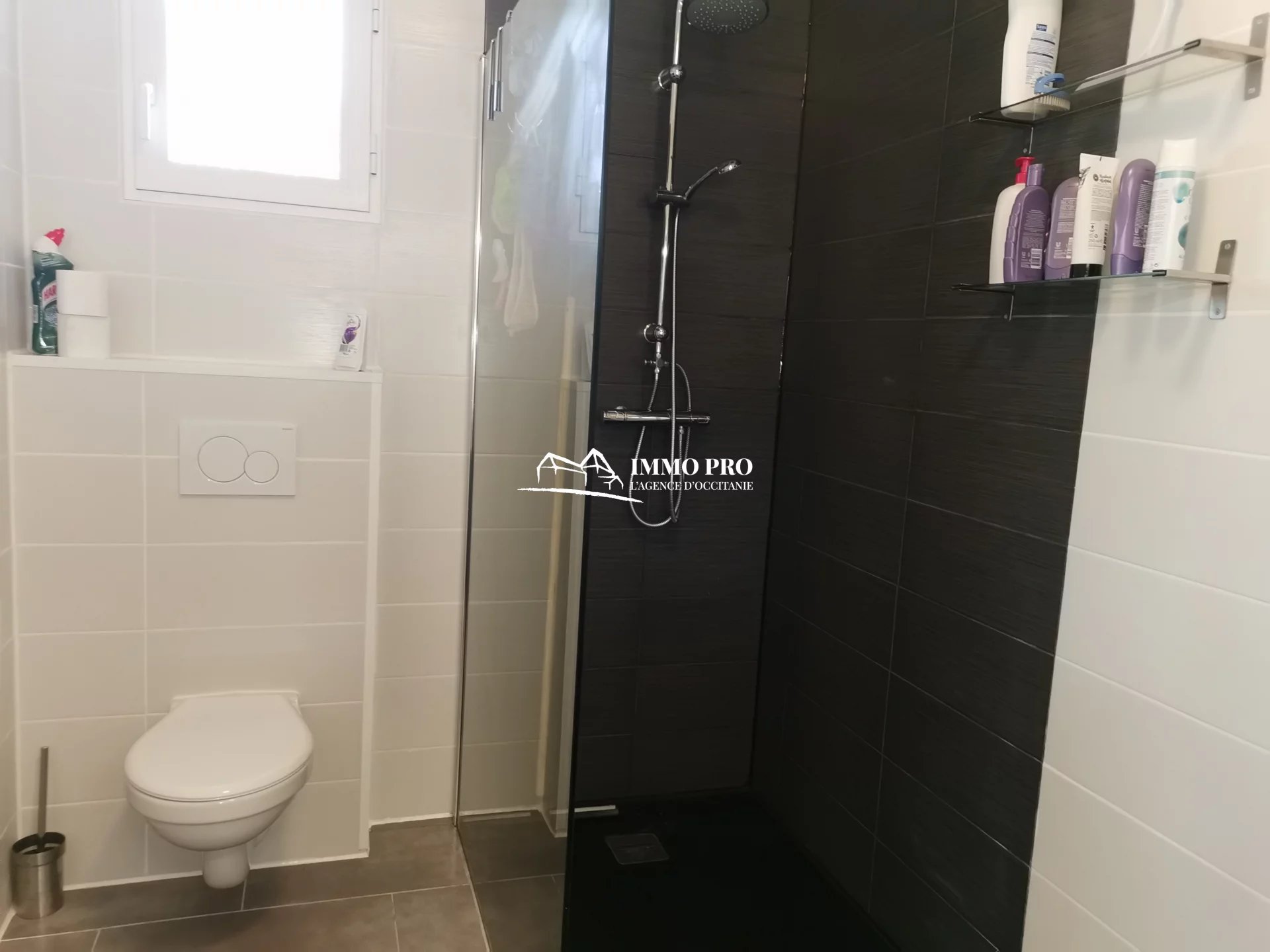 Single storey villa and HANGAR 120m²