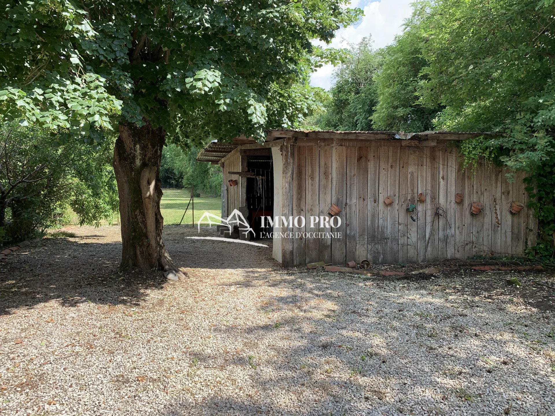 SAMATAN HOUSE and GARDEN – SHOPS and SCHOOLS on foot