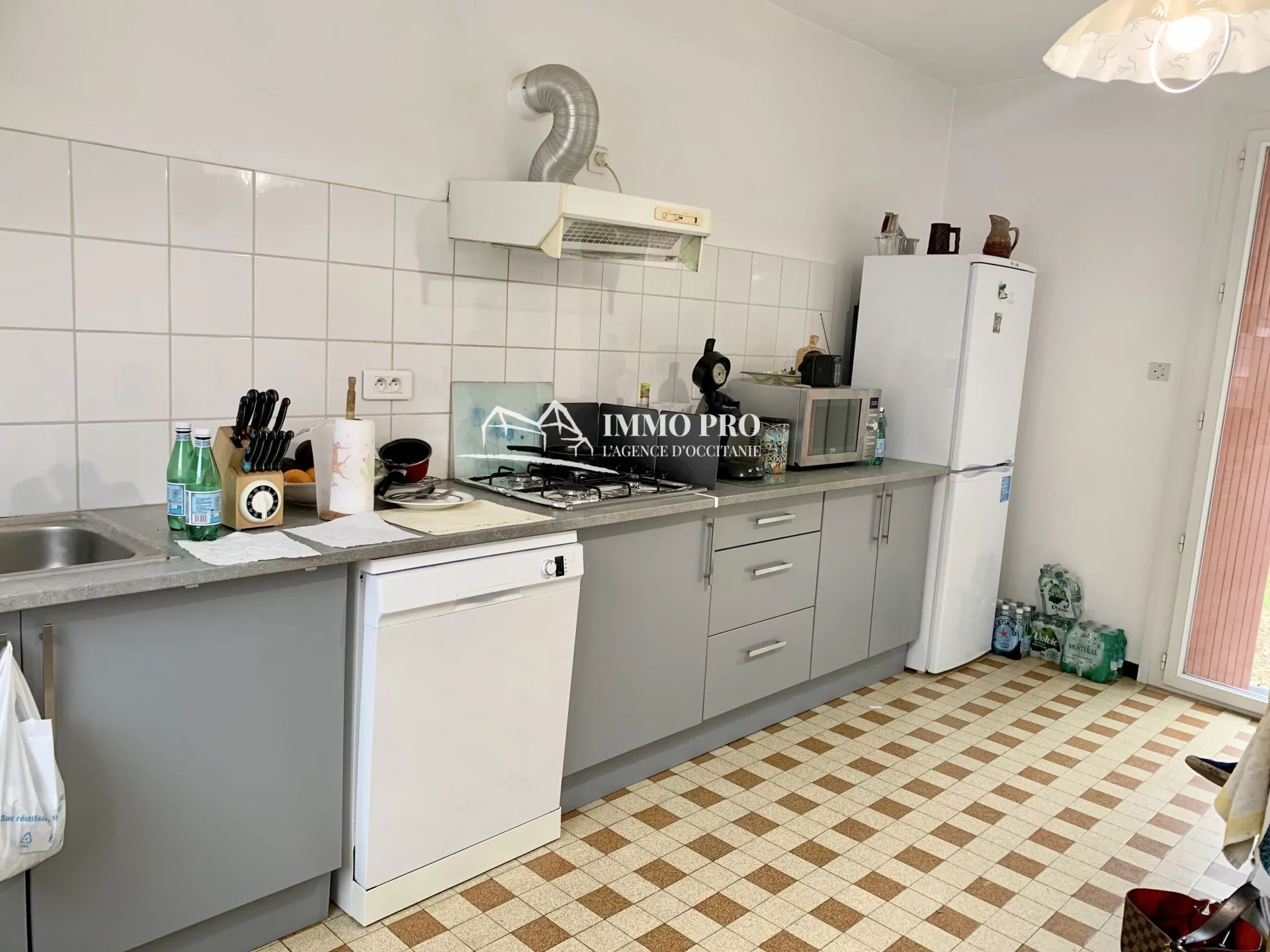 SAMATAN HOUSE and GARDEN – SHOPS and SCHOOLS on foot