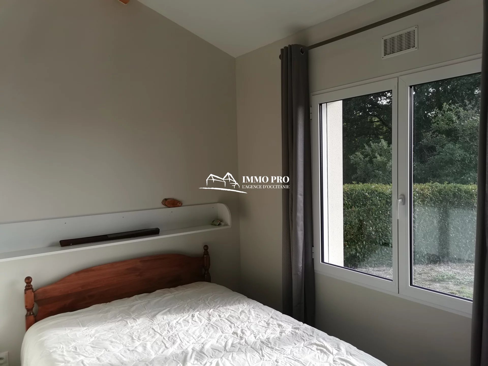 Single storey villa and HANGAR 120m²