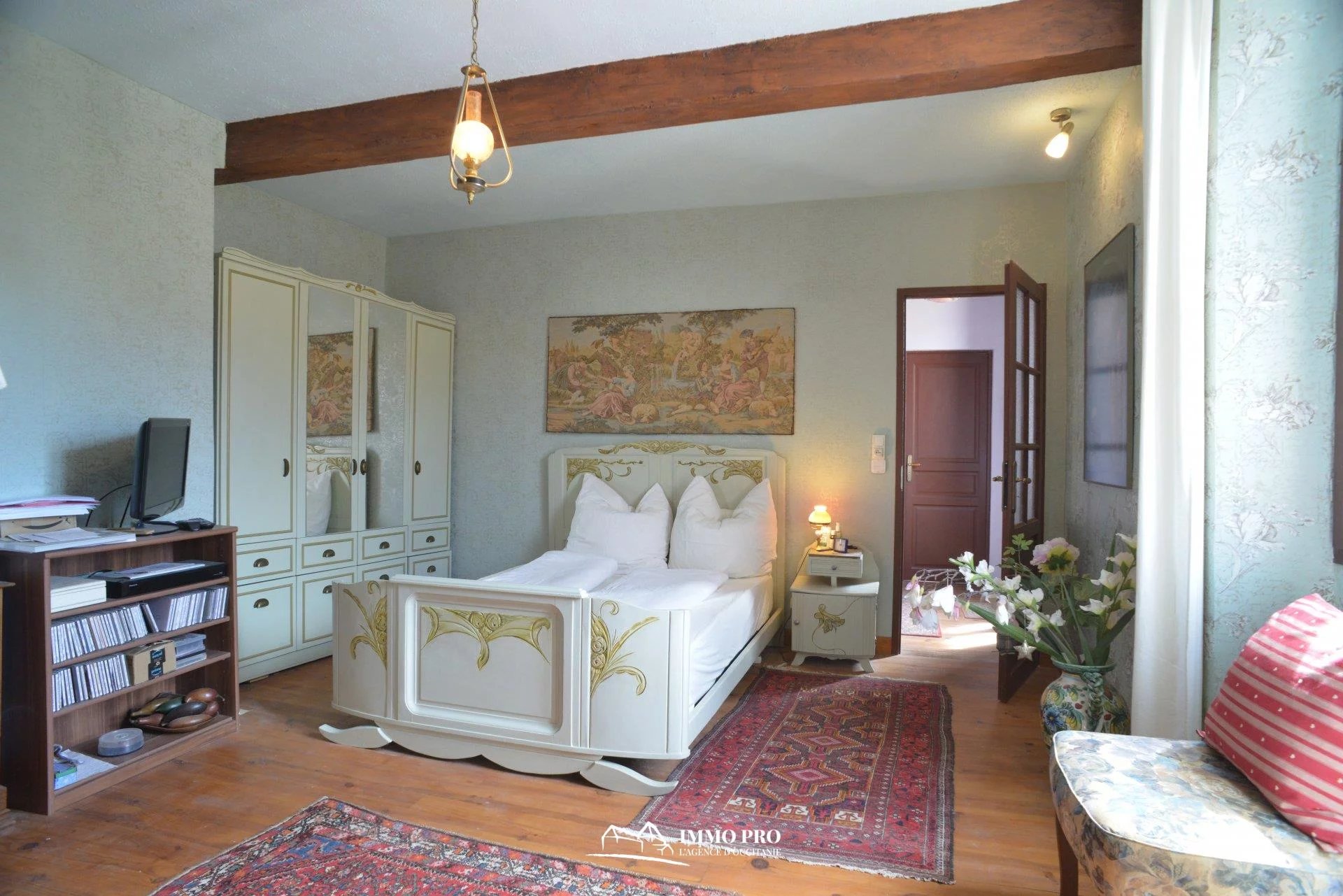 Period farm with Gite – Pyrenees views