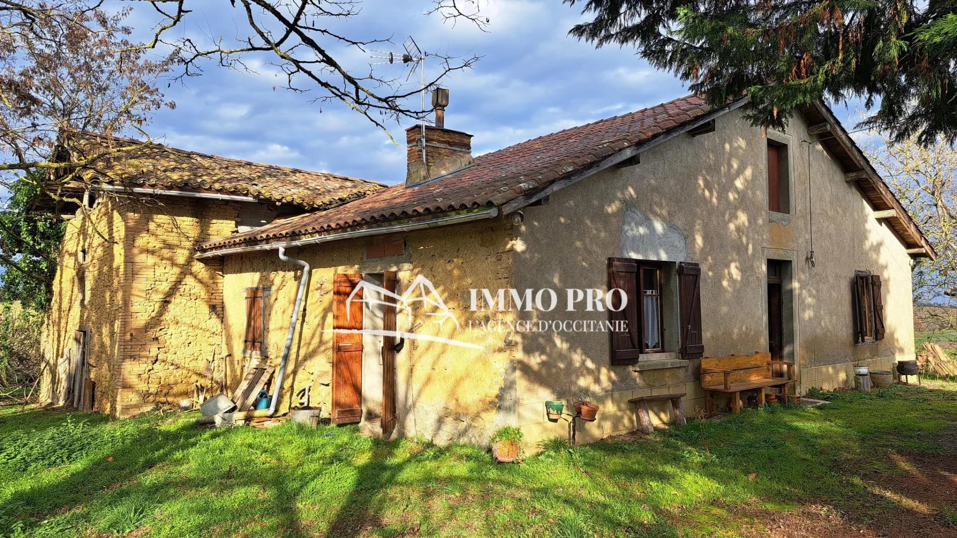 FERME A RENOVER AVEC 4,5 HECTARES