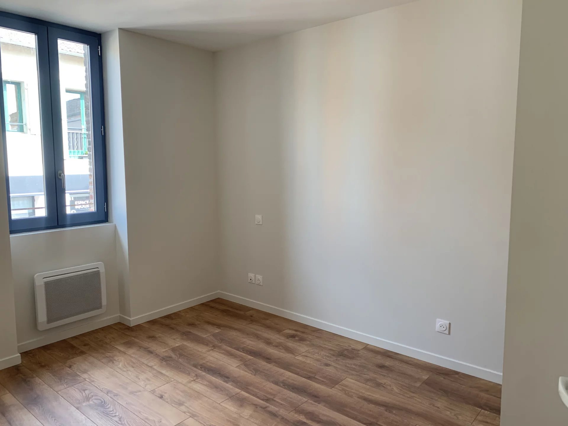 Renovated 2 bedroom flat in city centre