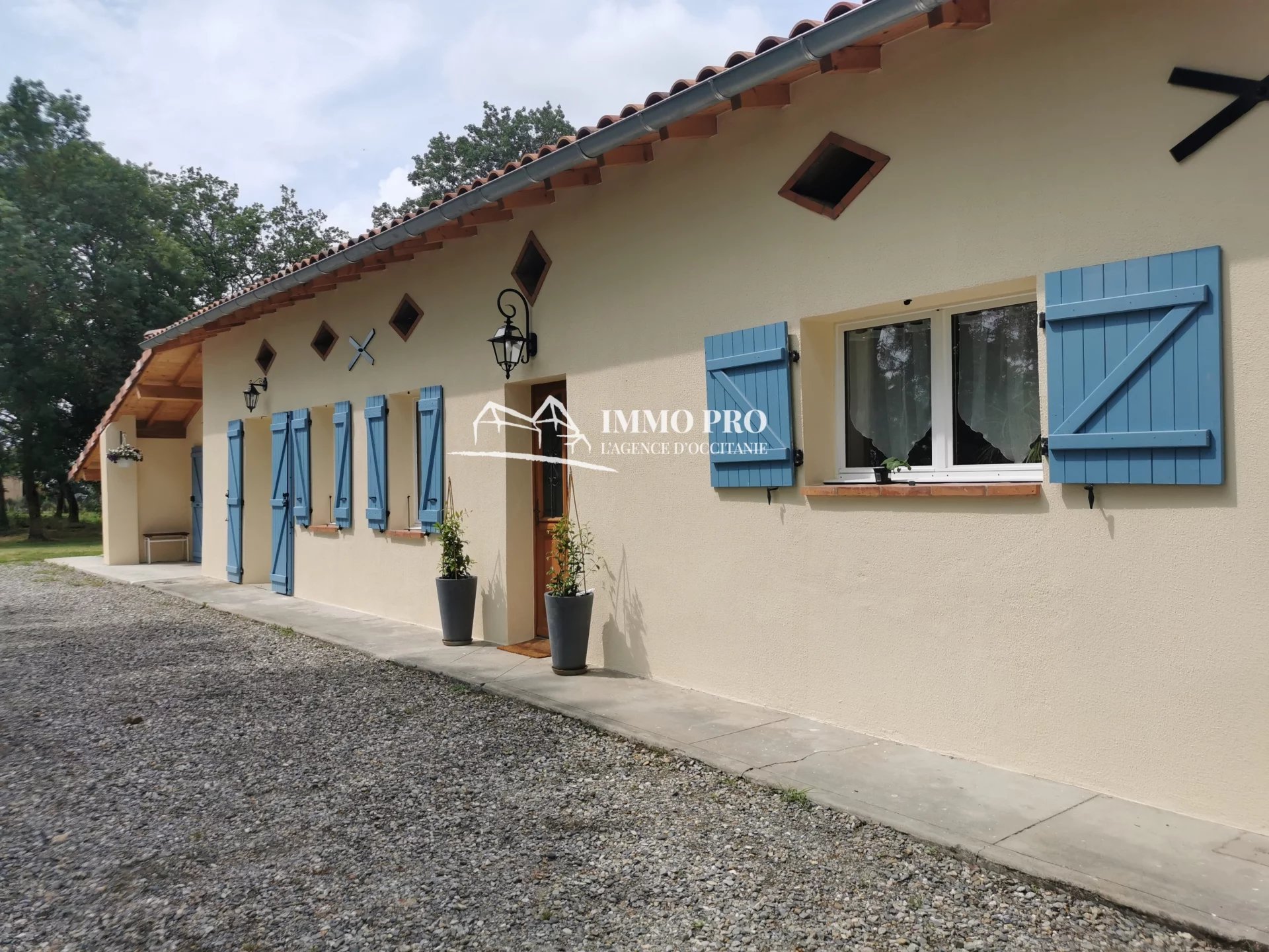 6fe48830e0699f90f718ea53679a80f4_d34713a94b_1920-original-83925 QUALITY RENOVATION FOR BEAUTIFUL PERIOD HOUSE
