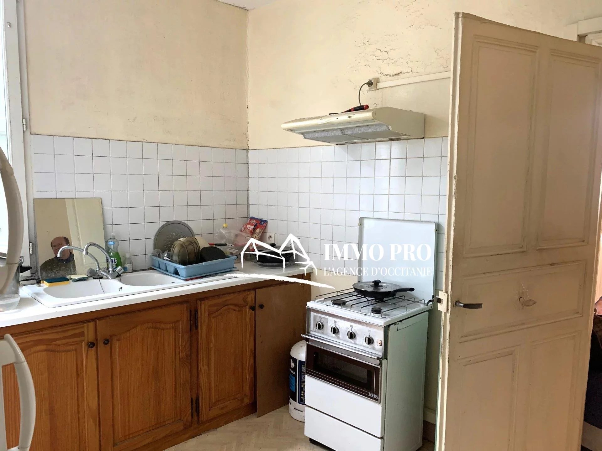 Investment opportunity – Building in town centre – Garage