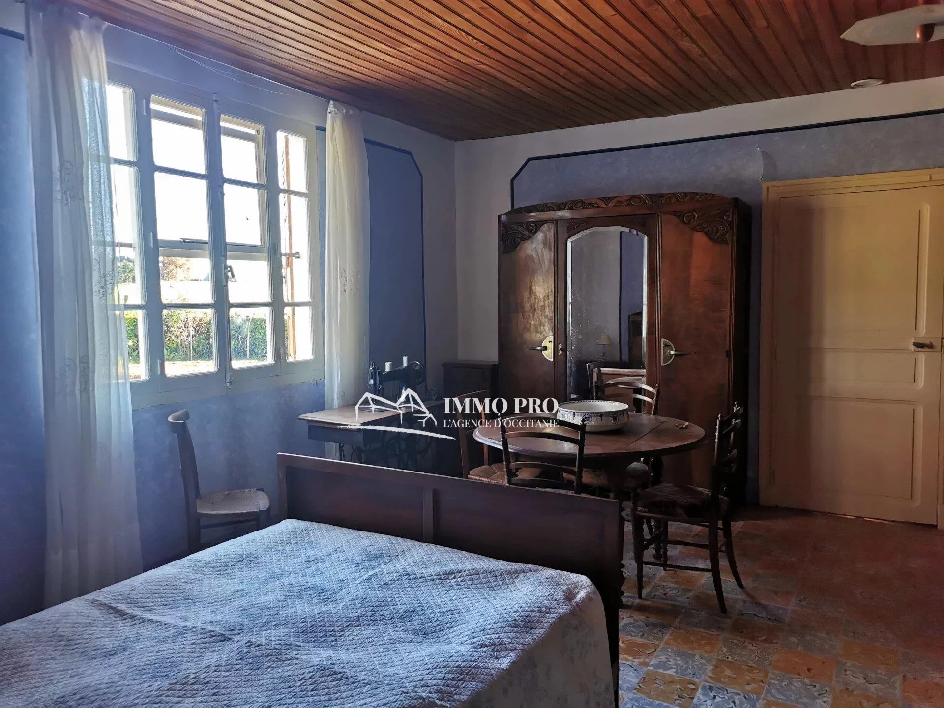 FARM TO RENOVATE IN BEAUTIFUL LOCATION – VIEW PYRENEES