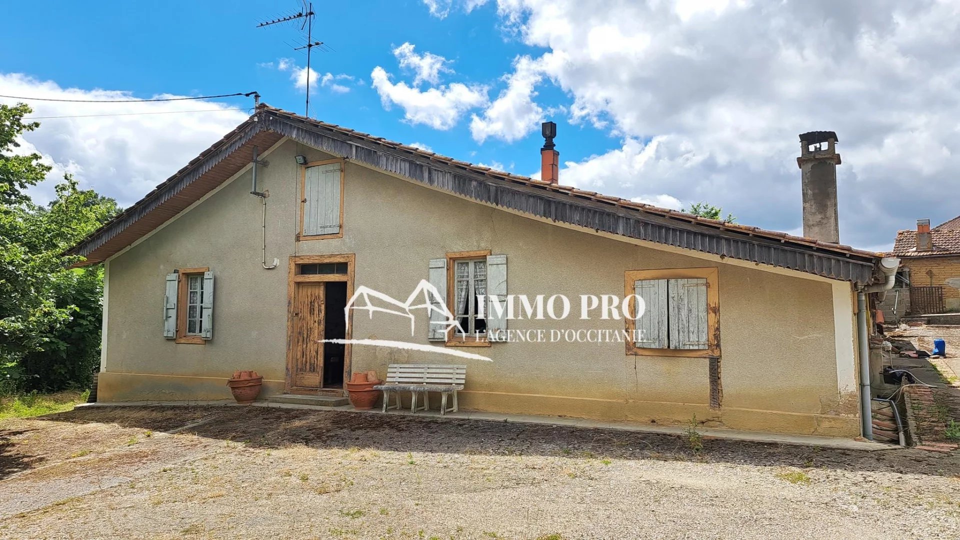 Ferme à rénover avec hangar & dépendances