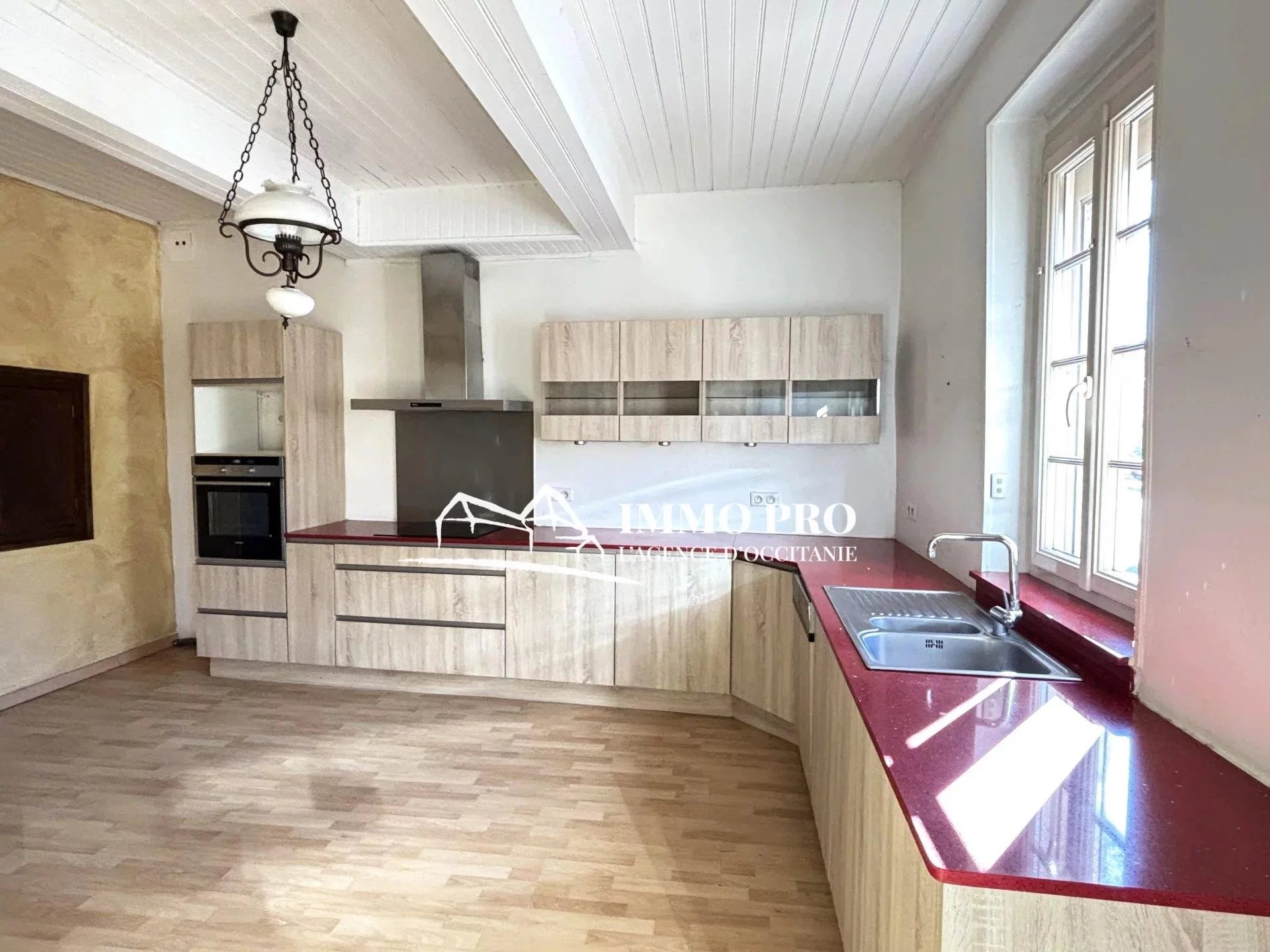 77df93ad2e3a5a88d92ede479a683969_a2229c7277_1920-original-83054 House close to amenities – large outbuilding