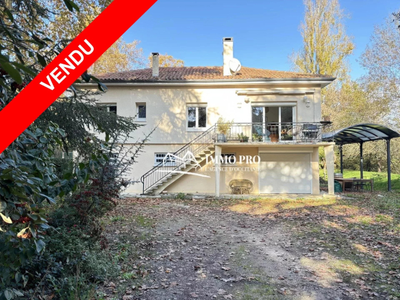 Near Amenities – House with garage and garden