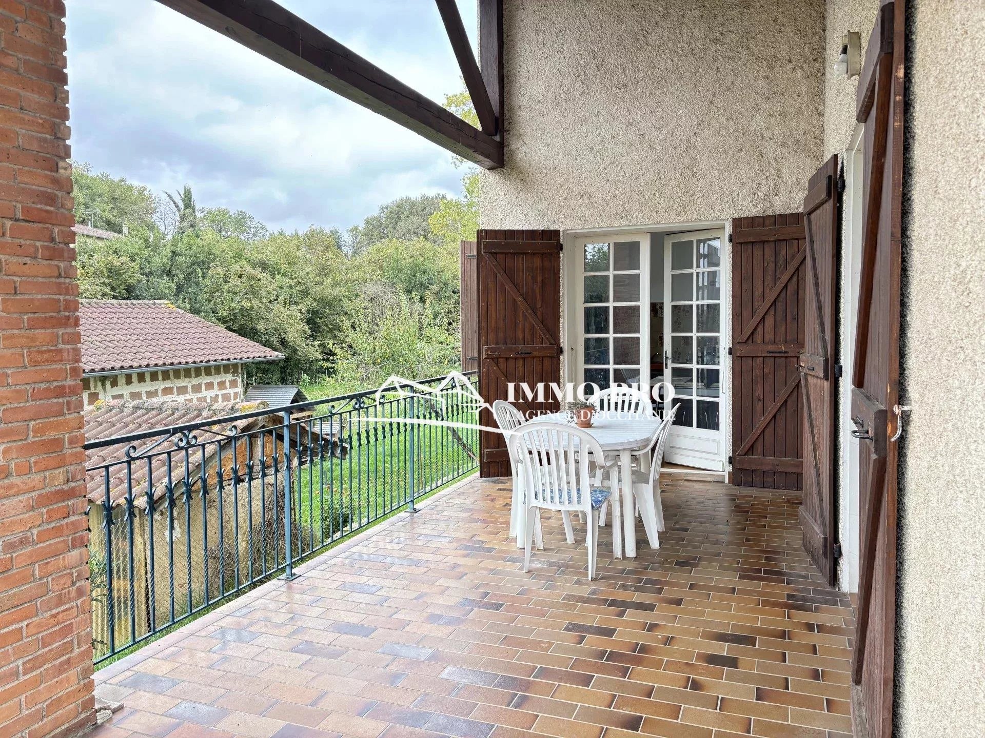 Maison proche commodités – Jardin & GRAND Garage