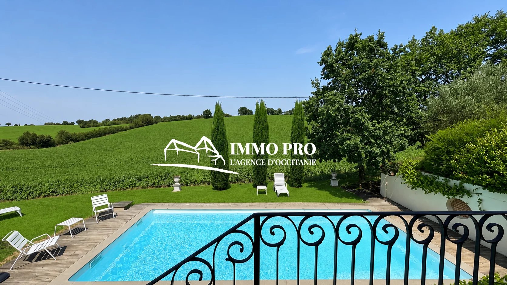 Estate with 2 Homes & Guest Accommodation