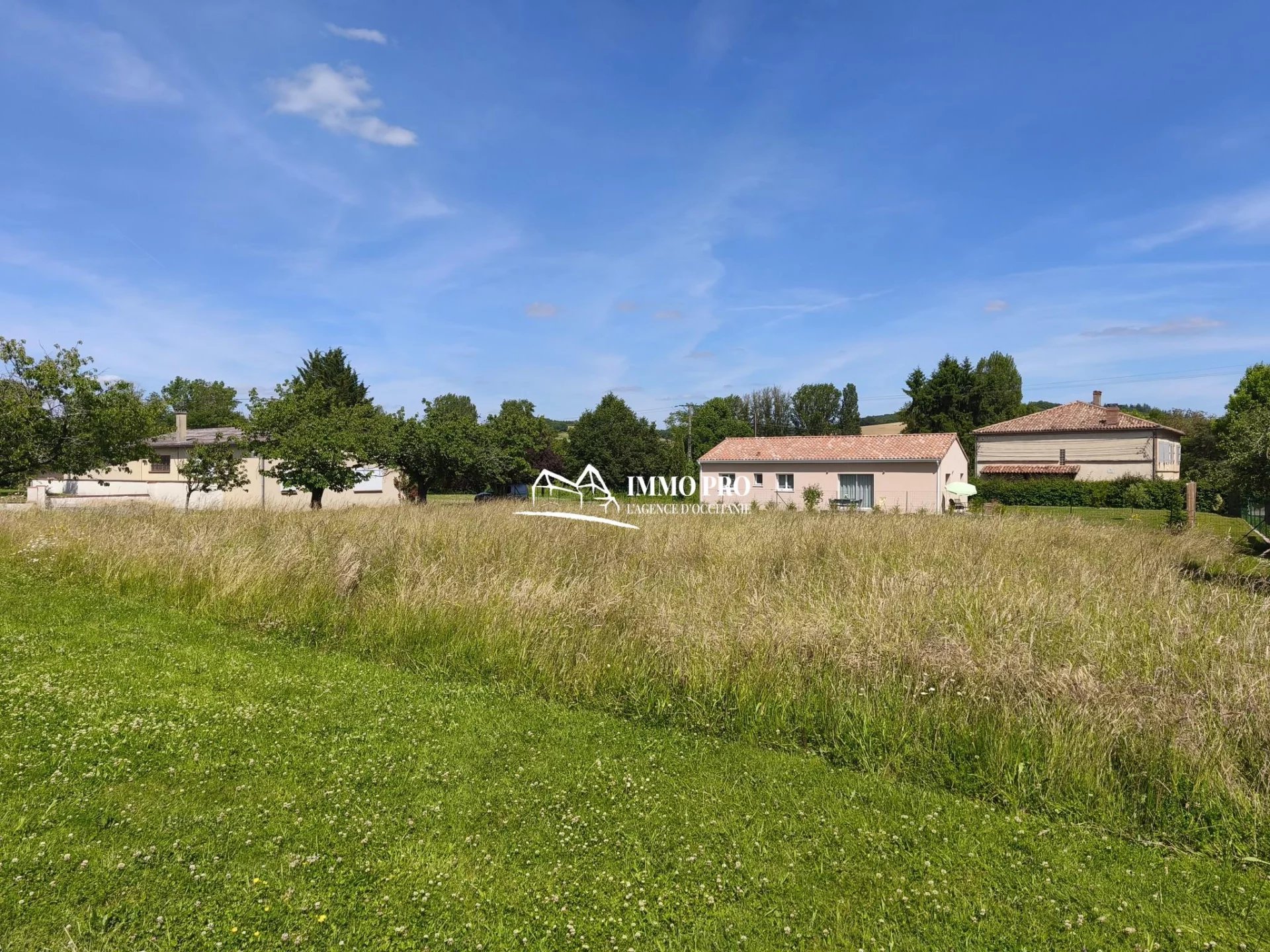 Buildable land of 1138 sqm