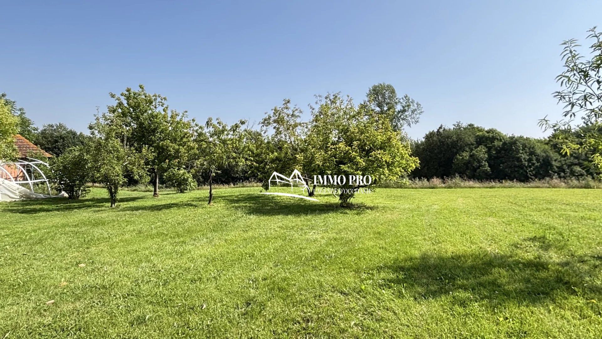 Gimont – Country House with Charm & Outbuildings