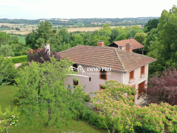 ISLE en DODON    Maison avec jardin