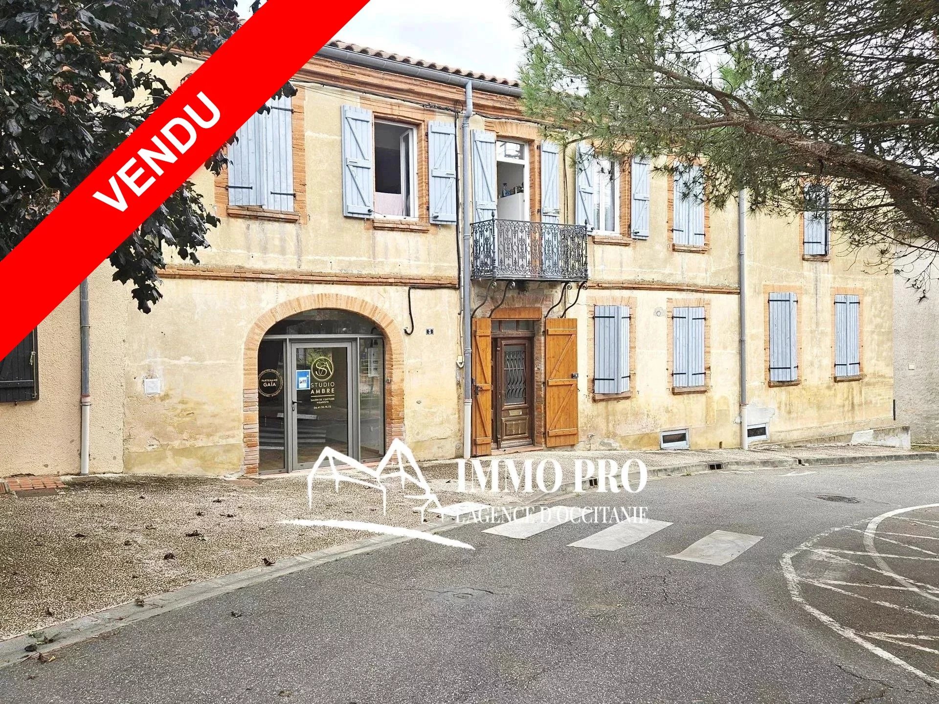CENTRE VILLE – 2 APPARTEMENTS + 1 LOCAL COMMERCIAL