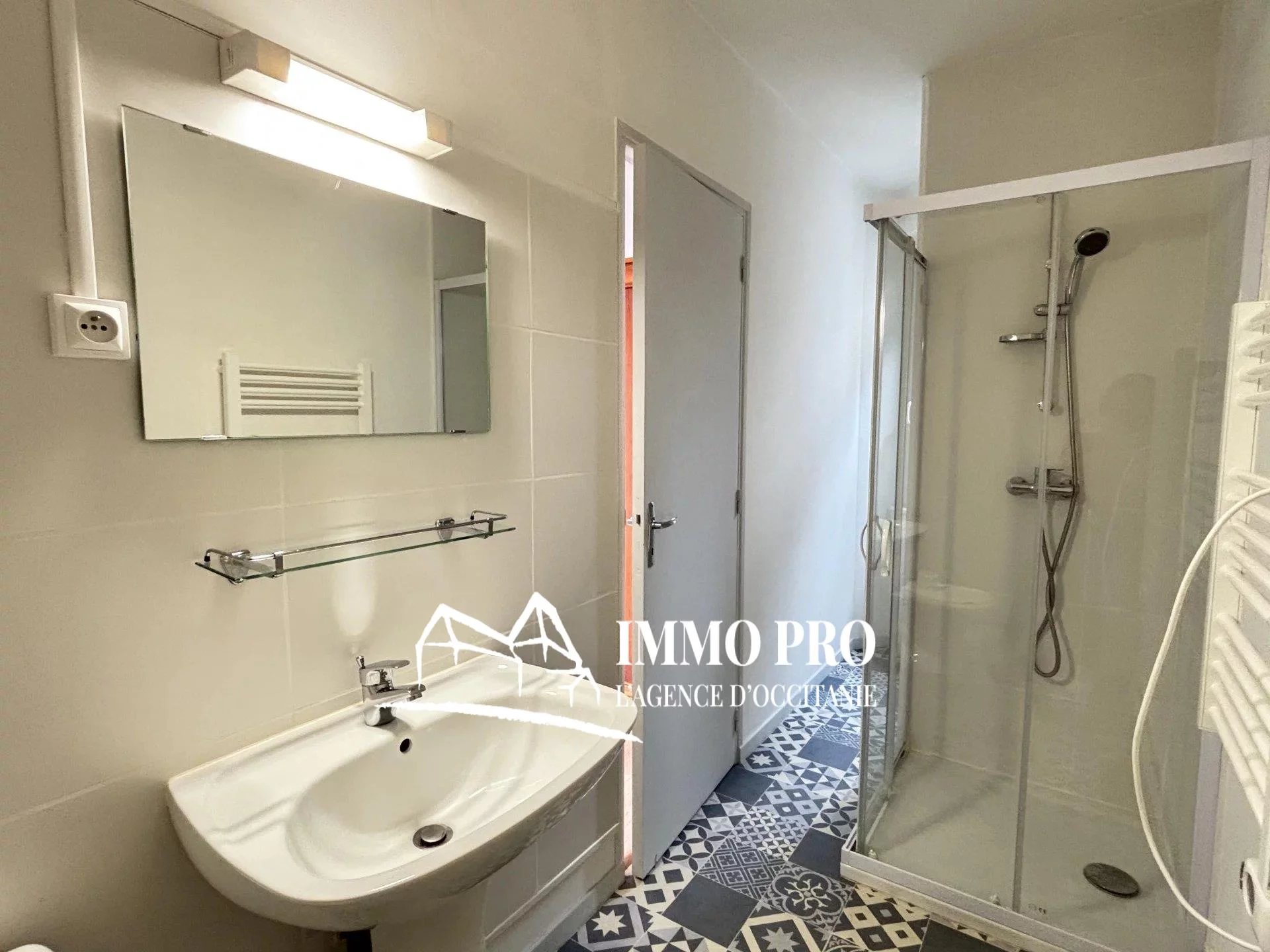 CENTRE VILLE – 2 APPARTEMENTS + 1 LOCAL COMMERCIAL