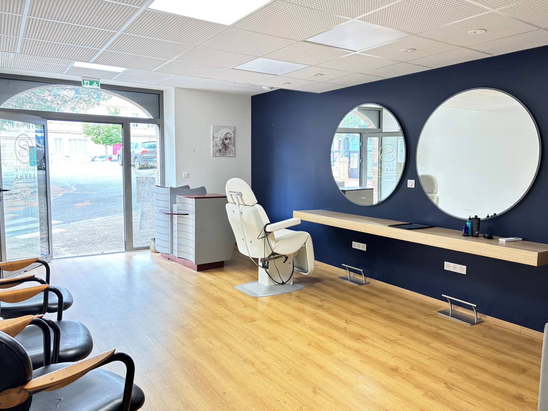 CENTRE VILLE – 2 APPARTEMENTS + 1 LOCAL COMMERCIAL