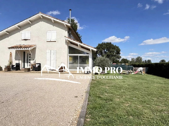 10 Minutes from Samatan – Country House