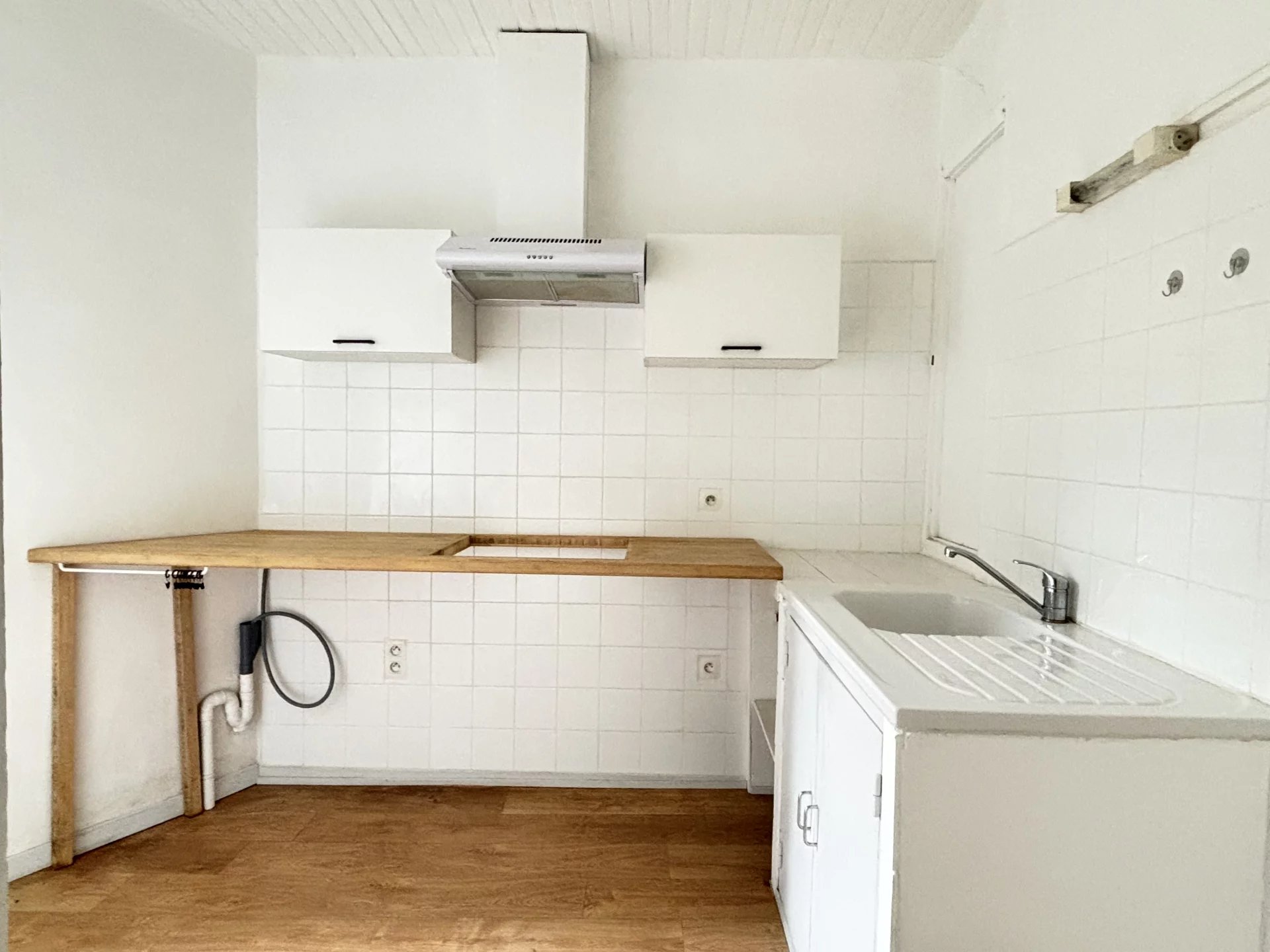 CENTRE VILLE – 2 APPARTEMENTS + 1 LOCAL COMMERCIAL