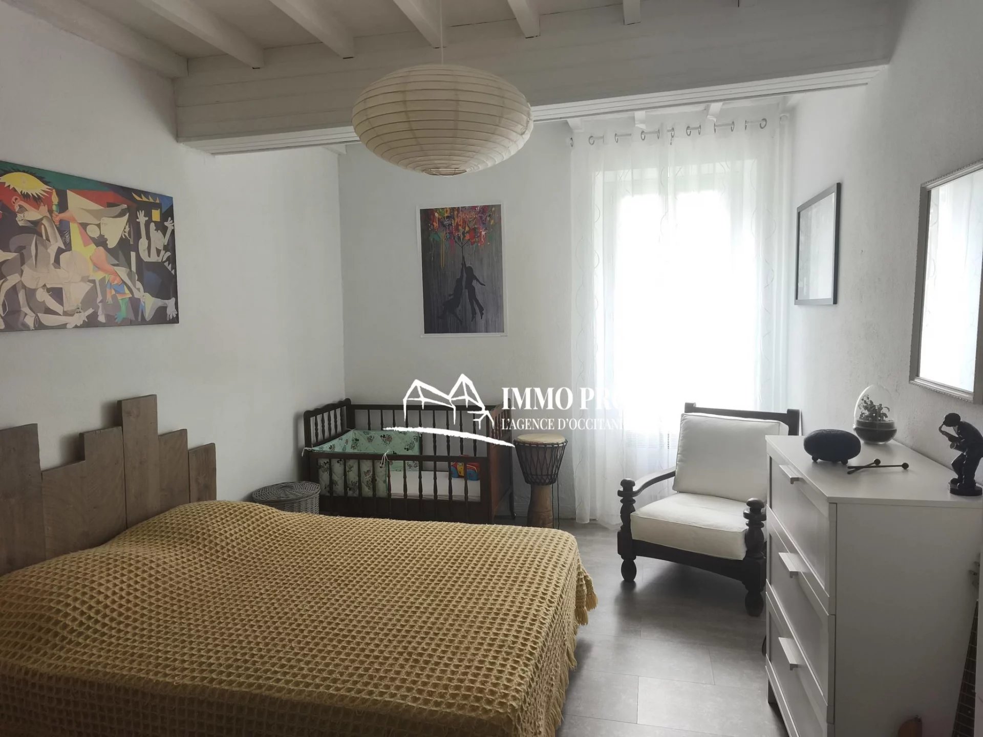 Maison avec dépendances et 9.100m²