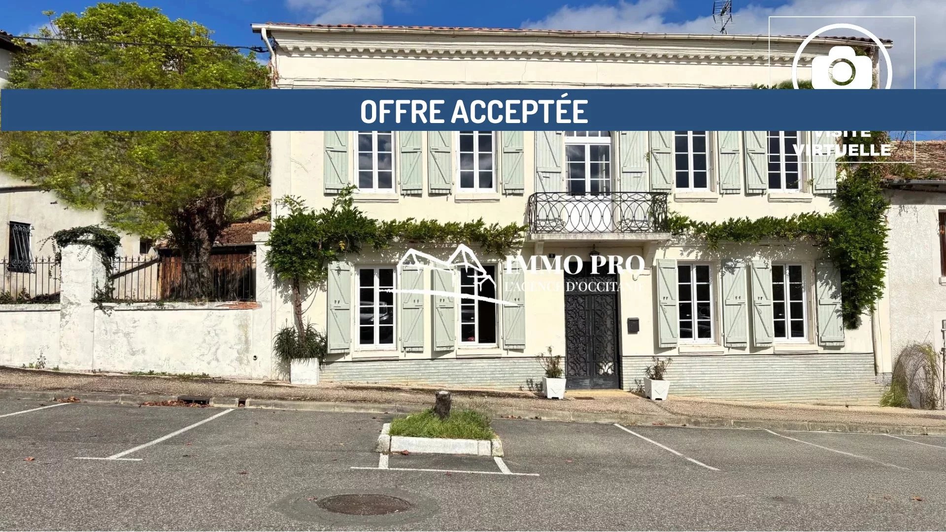 Great potential – Charming townhouse with garden, barn & rented one-bedroom apartment