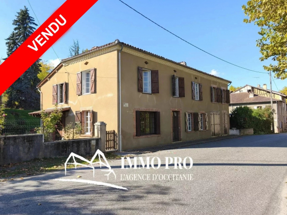 SIMORRE  Grande maison de village + Grange