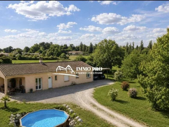 GIMONT     Villa en campagne     RT 2012