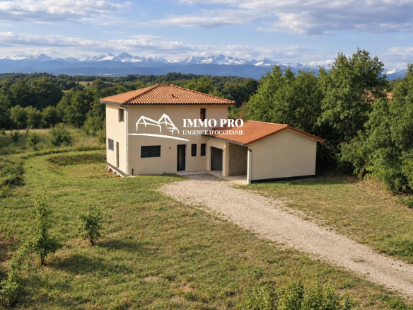 Samatan  Villa contemporaine    Vue PYRENEES
