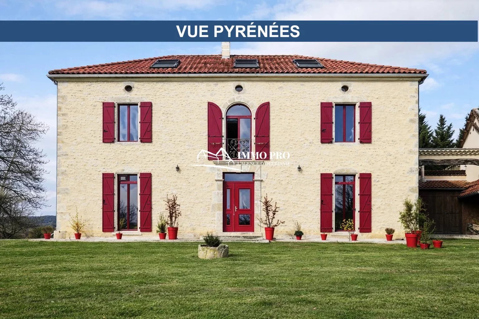 SOUTH-WEST of FRANCE  Superb setting   Elegant Manor House  4HA + OPTION on 32HA