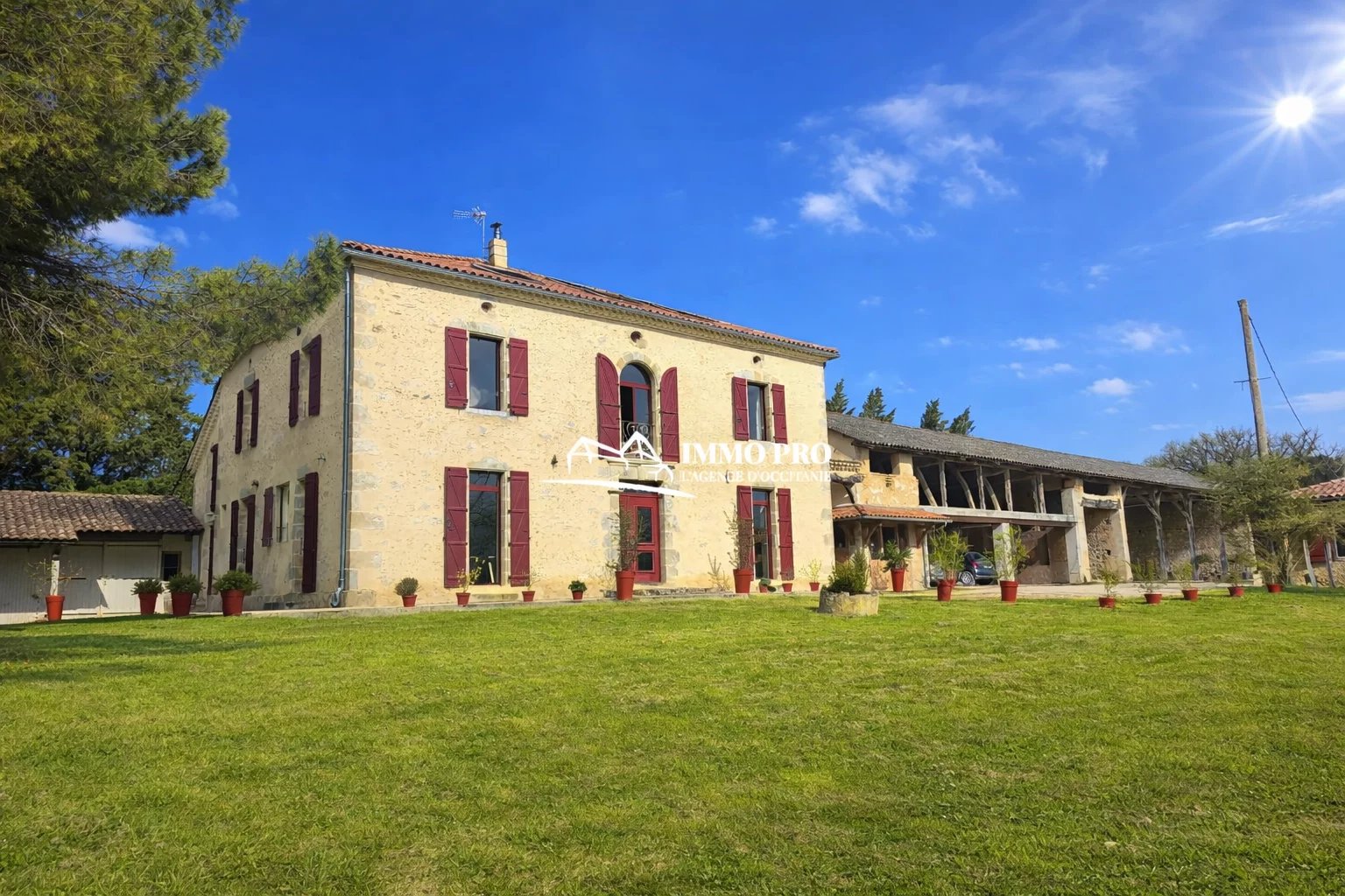 SOUTH-WEST of FRANCE  Superb setting   Elegant Manor House  4HA + OPTION on 32HA