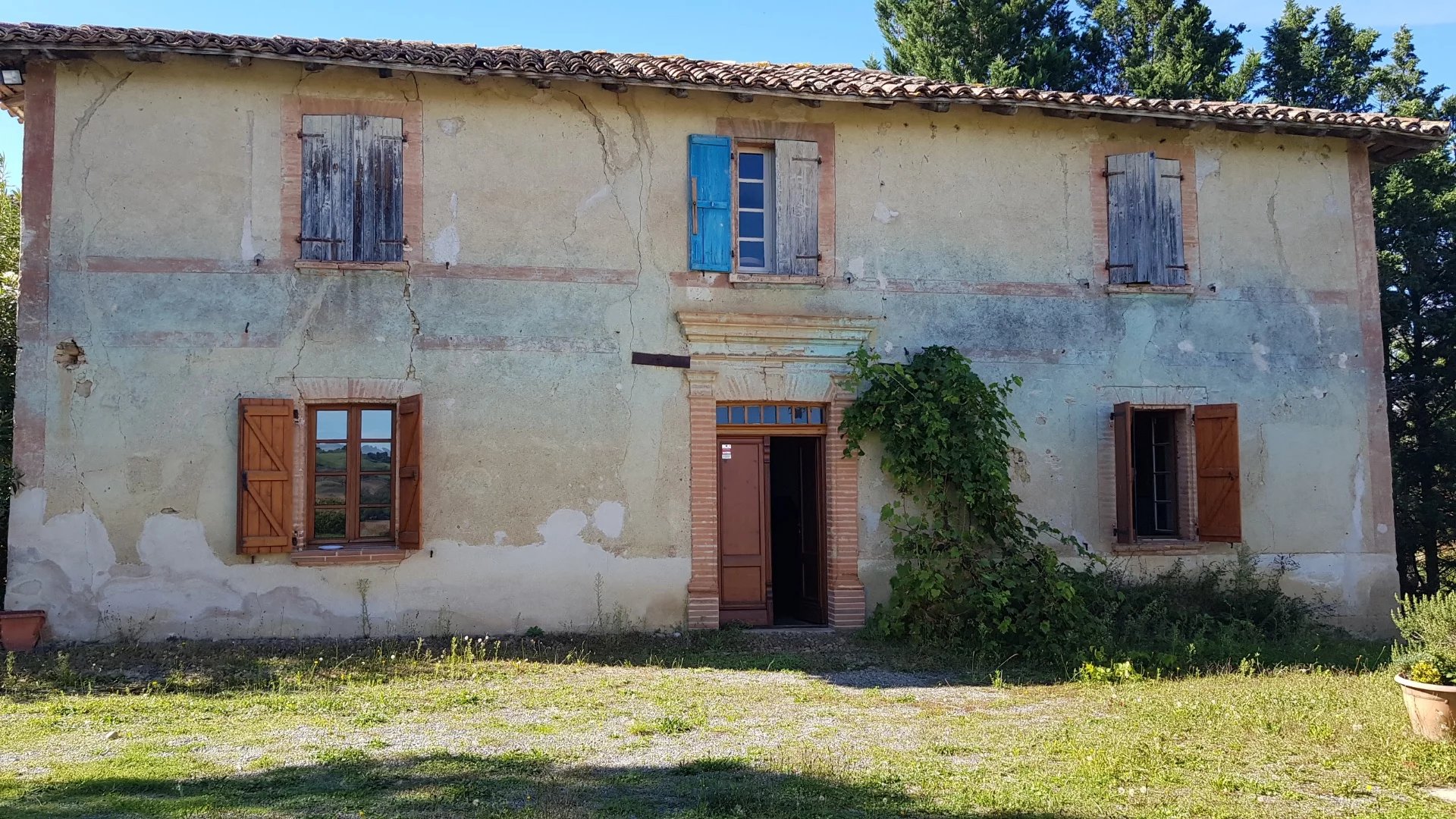 SAMATAN   SUPERB SITE    Pyrenees View