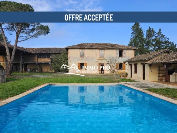 SAMATAN   SUPERB SITE    Pyrenees View