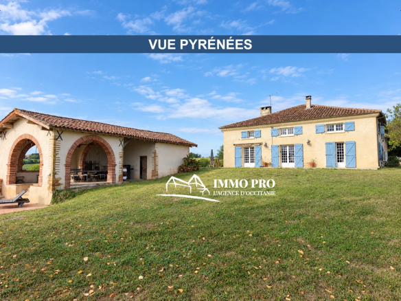 SOUTH-WEST of FRANCE  Period property with MAGNIFICENT SITE AND VIEW