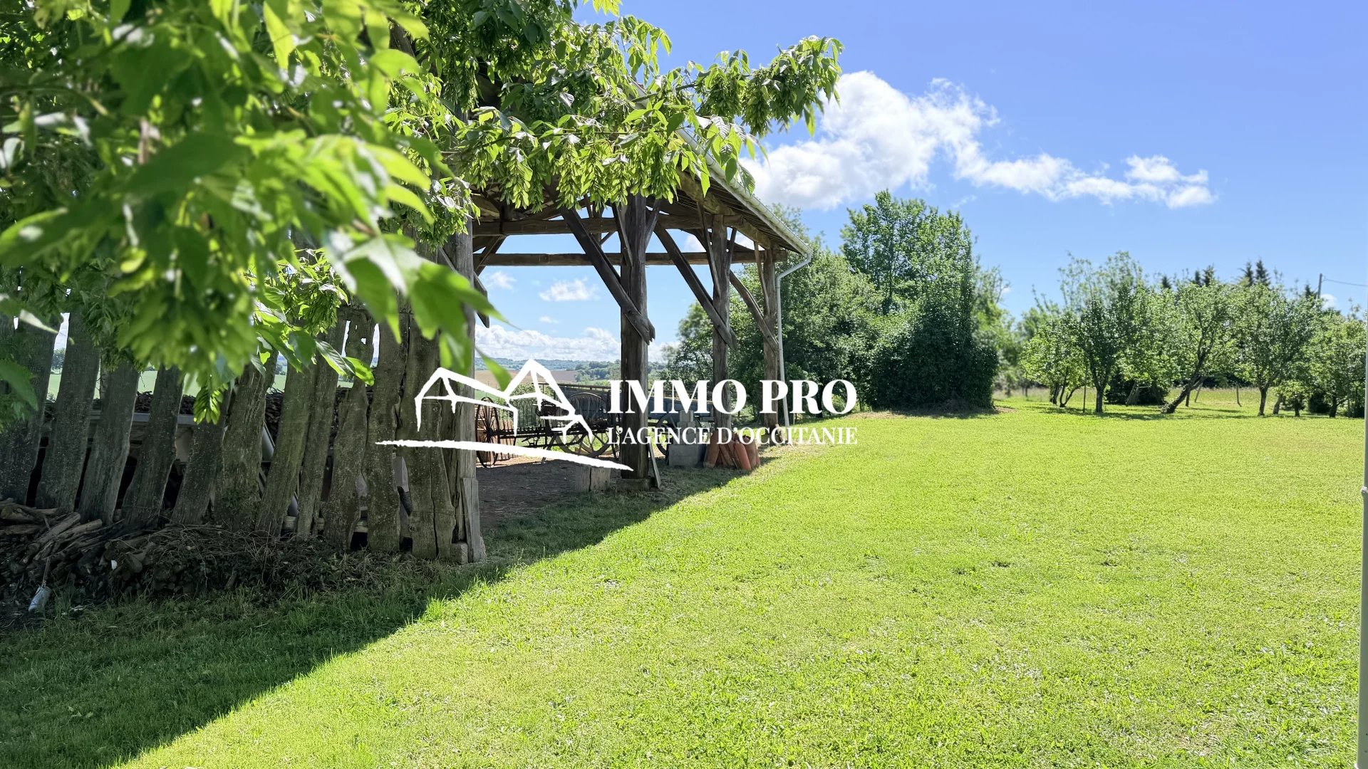SAMATAN – Great Potential: Country House with Outbuildings