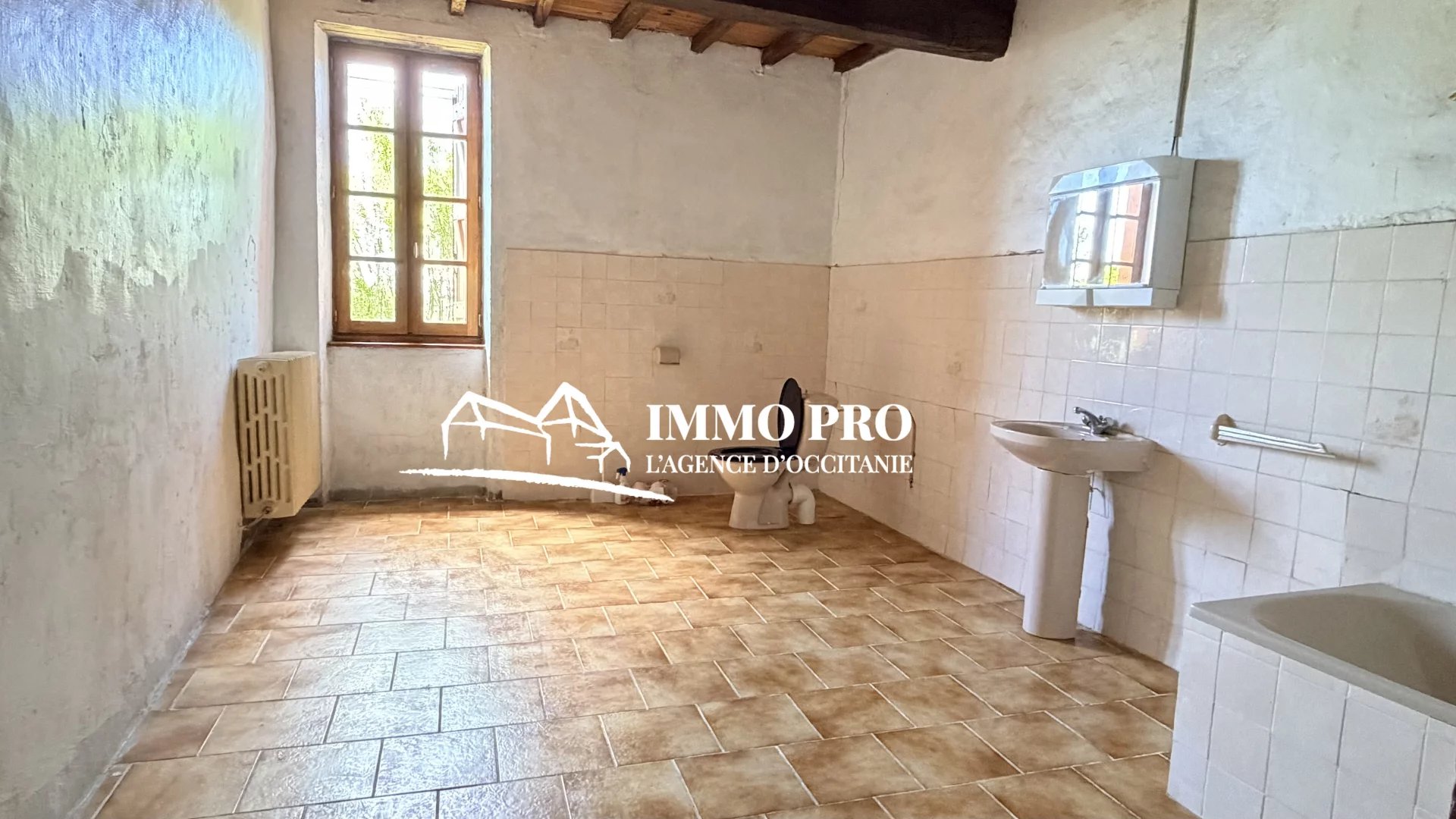 SAMATAN – Great Potential: Country House with Outbuildings