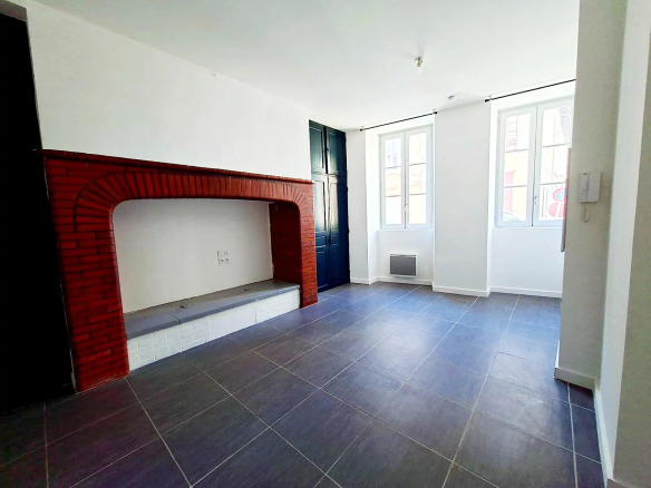 LOMBEZ  Appartement 43m² au rez-de-chaussée