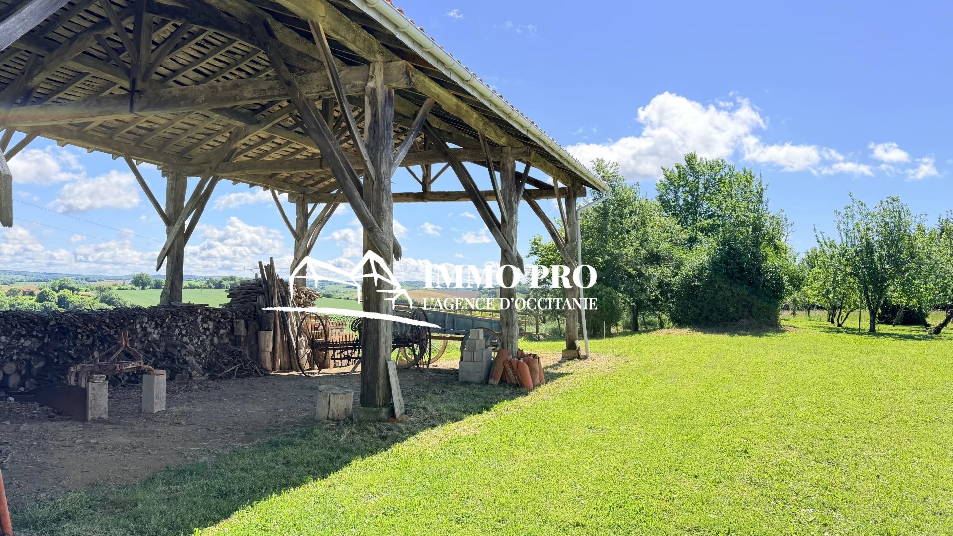 SAMATAN – Great Potential: Country House with Outbuildings