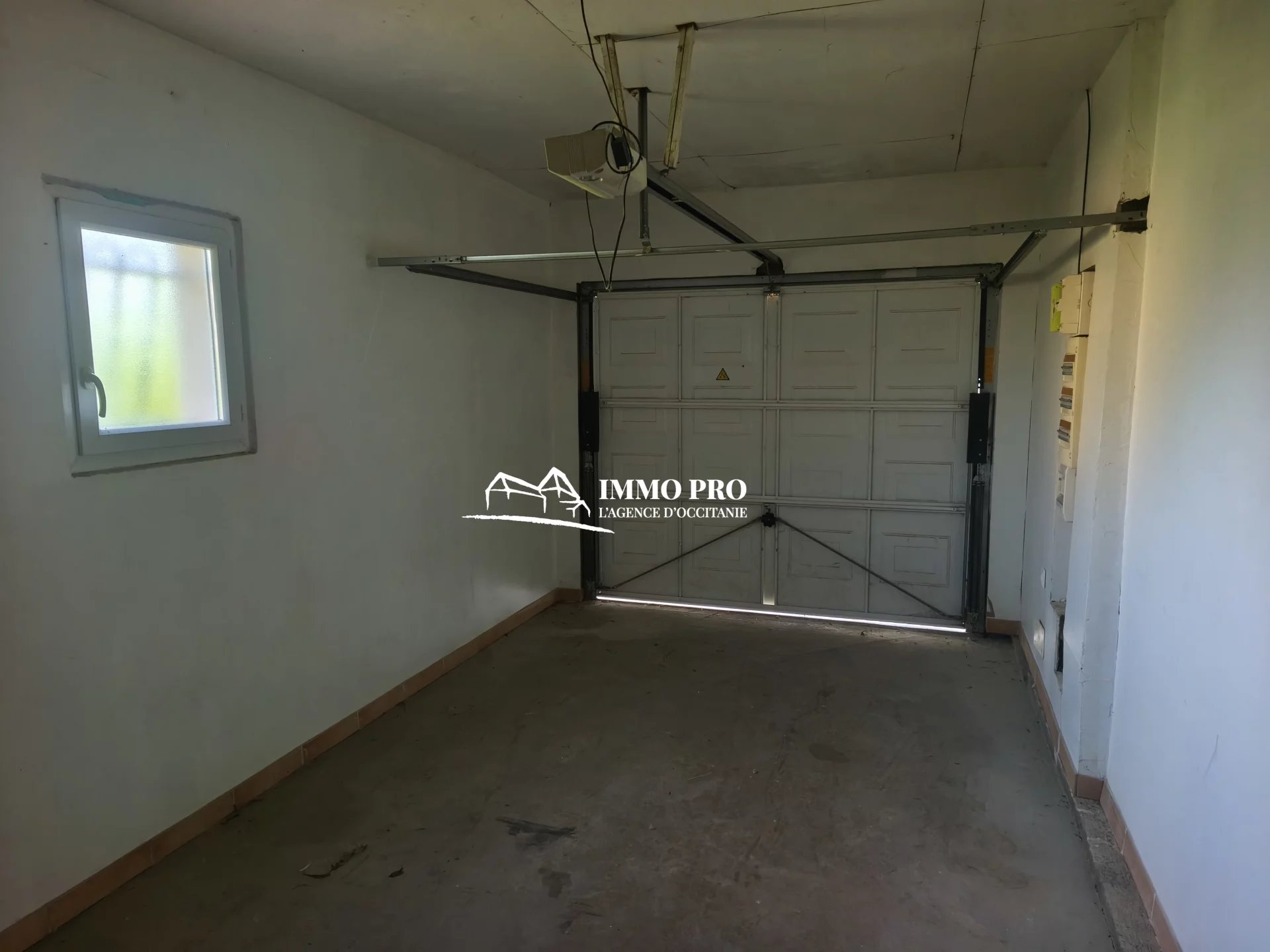 House with Garage & Garden