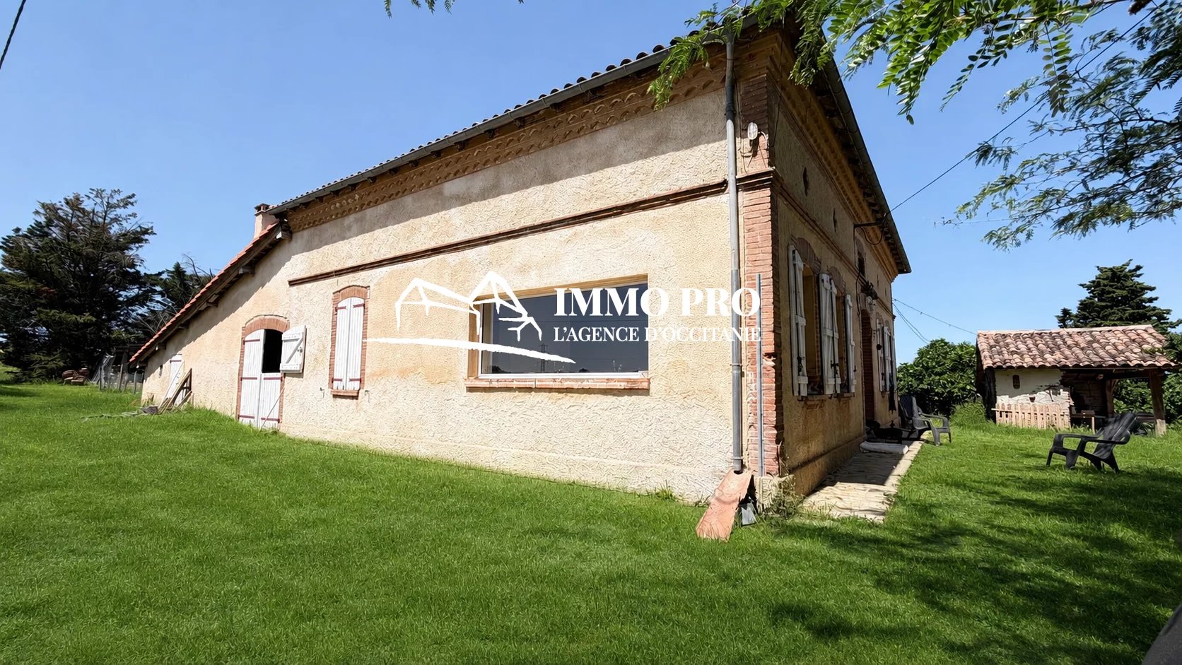 Vue Pyrénées – Maison de campagne, dépendances & 5 hectares
