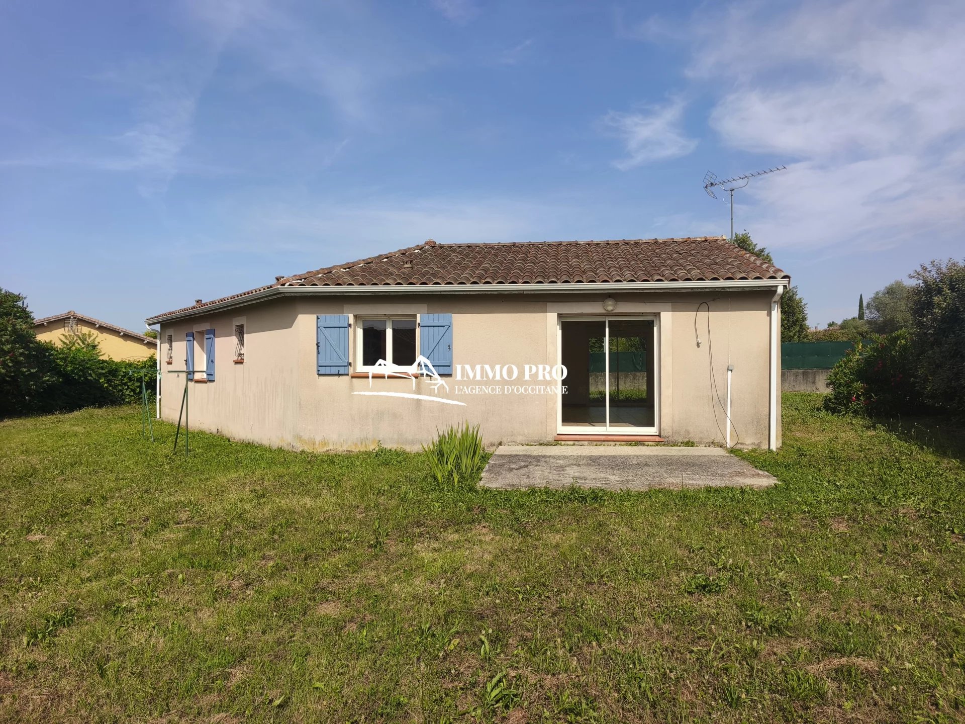 House with Garage & Garden
