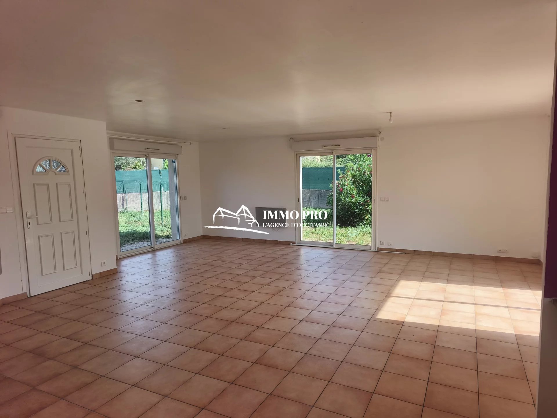 House with Garage & Garden