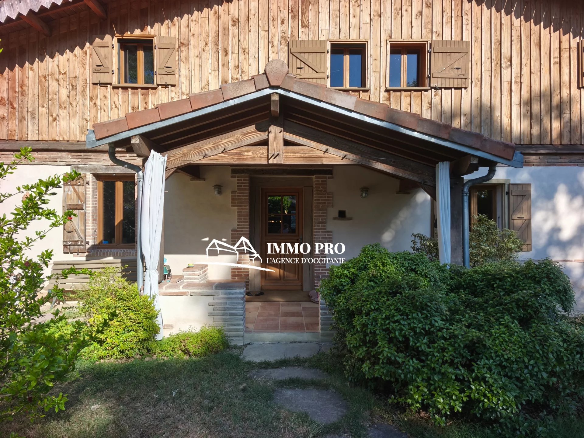 Le Fousseret   Maison ancienne rénovée AU CALME