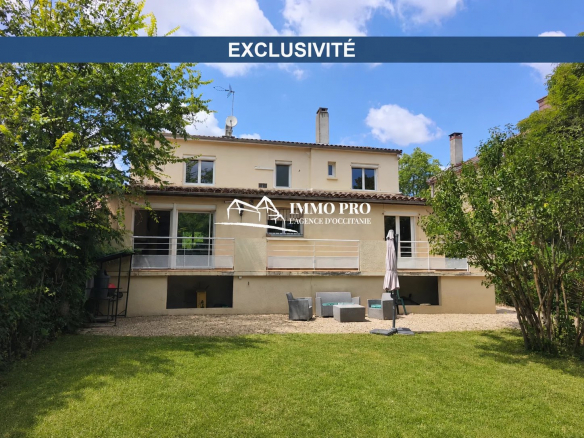 SAMATAN/LOMBEZ   Maison de ville rénovée avec jardin