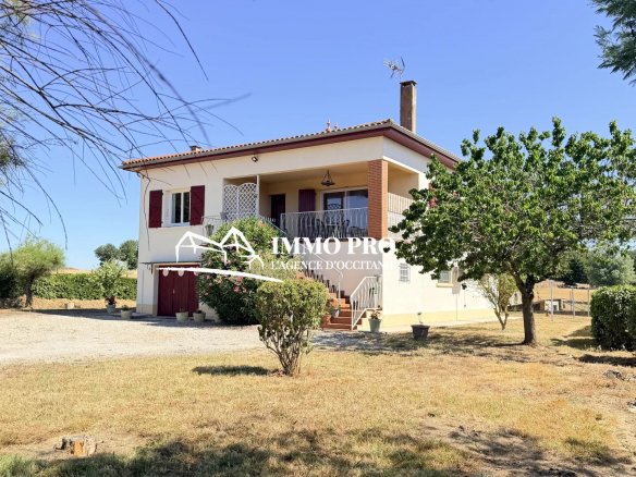 Samatan  Maison de campagne proche de la ville
