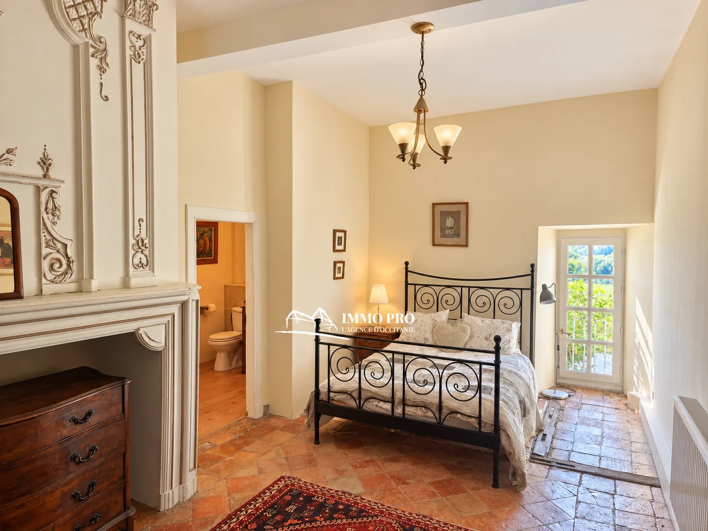 SOUTH-WEST of FRANCE  CHATEAU & INDEPENDENT HOUSE on 2.3HA
