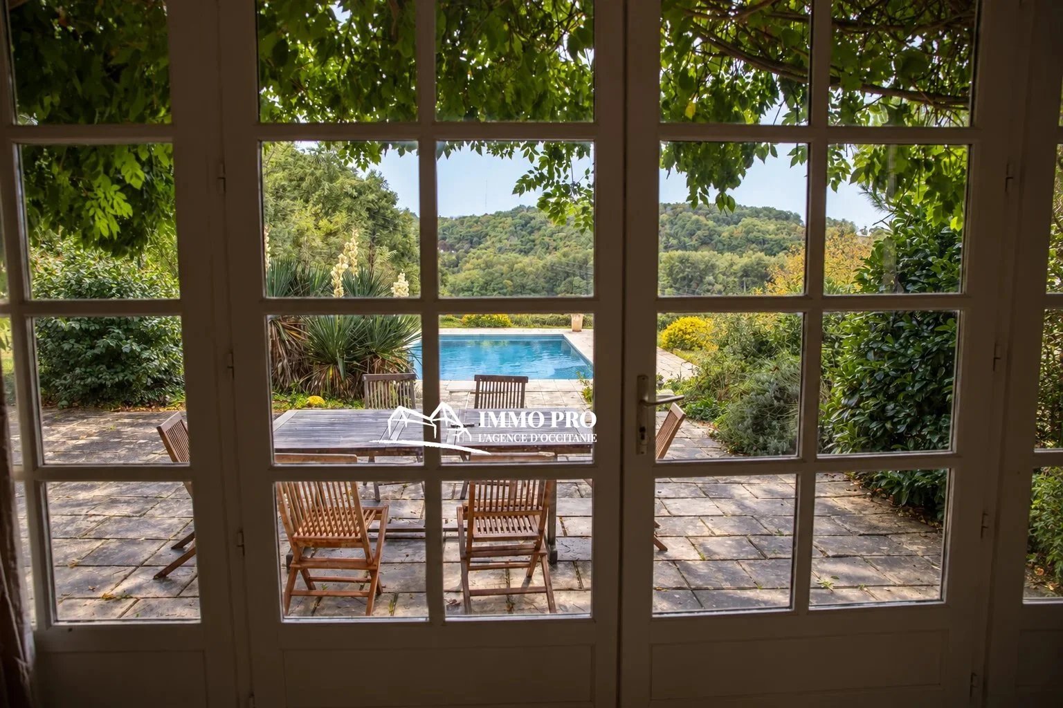 SOUTH-WEST of FRANCE  CHATEAU & INDEPENDENT HOUSE on 2.3HA